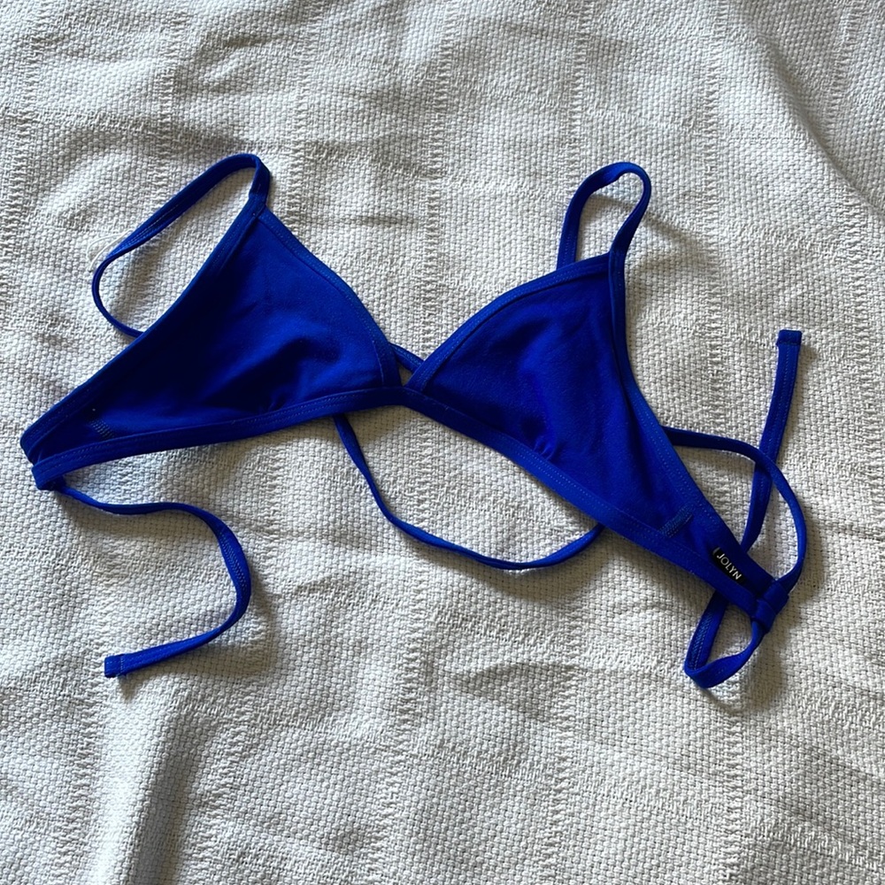 Jolyn triangle top